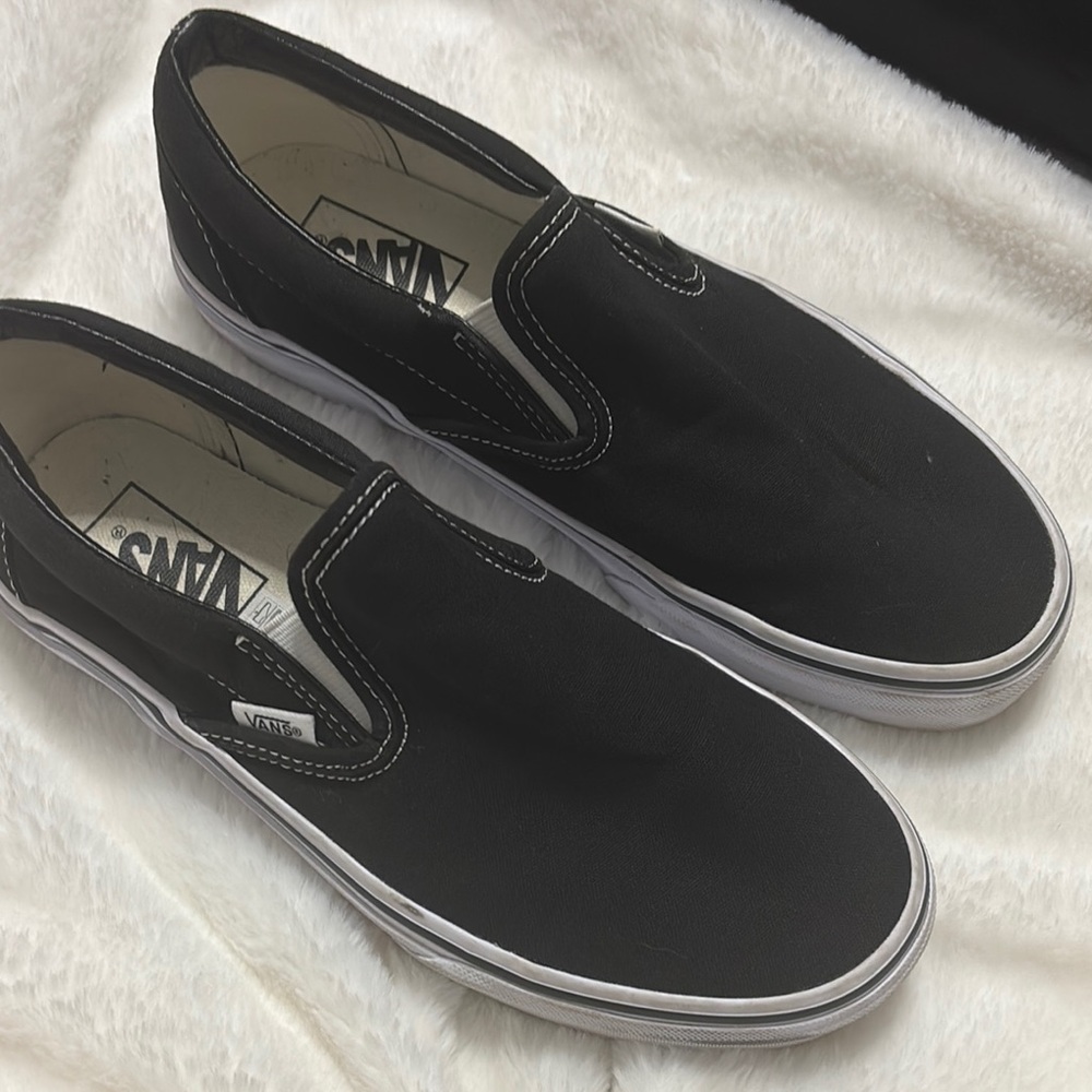 Vans Men's Black Slip-On Sneakers Mens 7 Womens 8-1/2 Worn Few Times